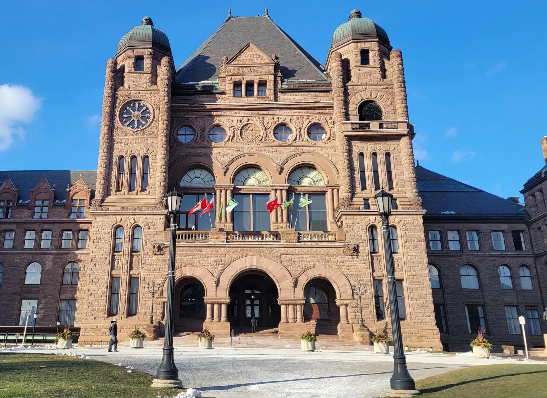 Liaison poll shows PCs in the lead but close races in key battlegrounds