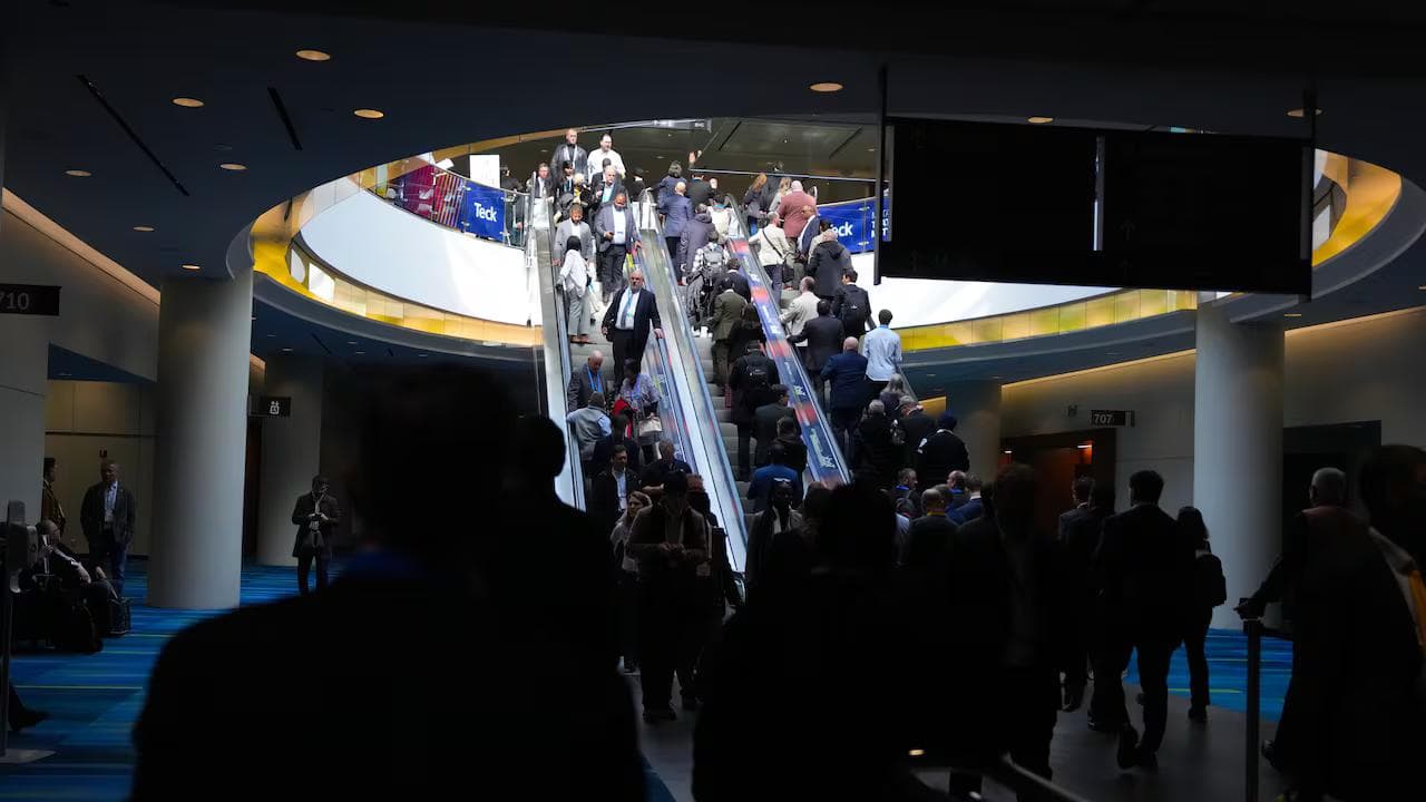 Ford muses about filling in part of Toronto waterfront for new convention centre