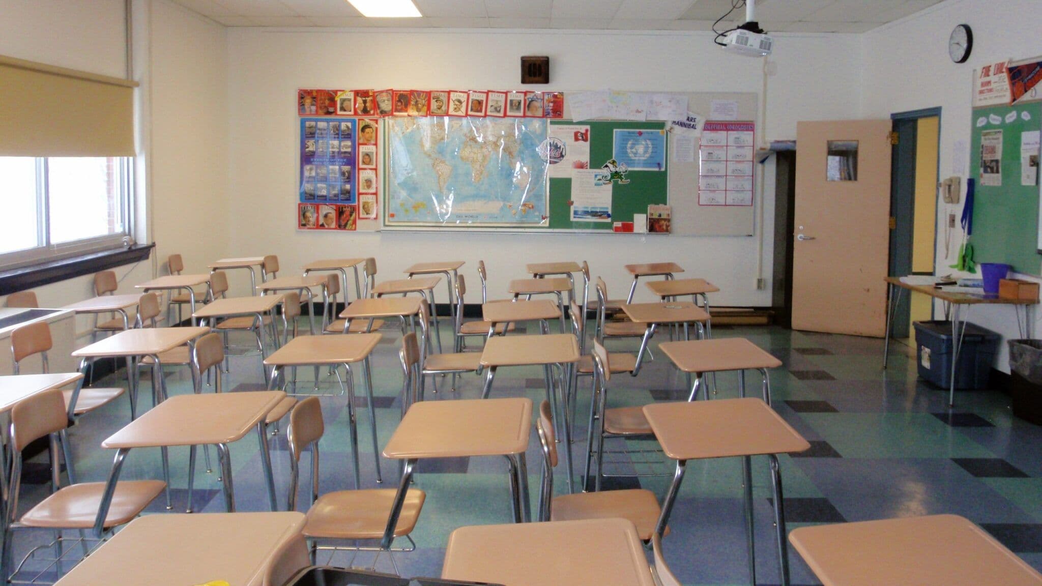 Students set to head back to school as new contract for Ontario teachers far off