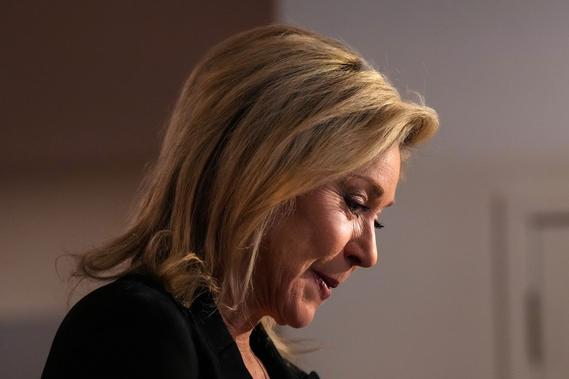 Bonnie Crombie endorses Mark Carney for federal Liberal leadership two days before Ontario election