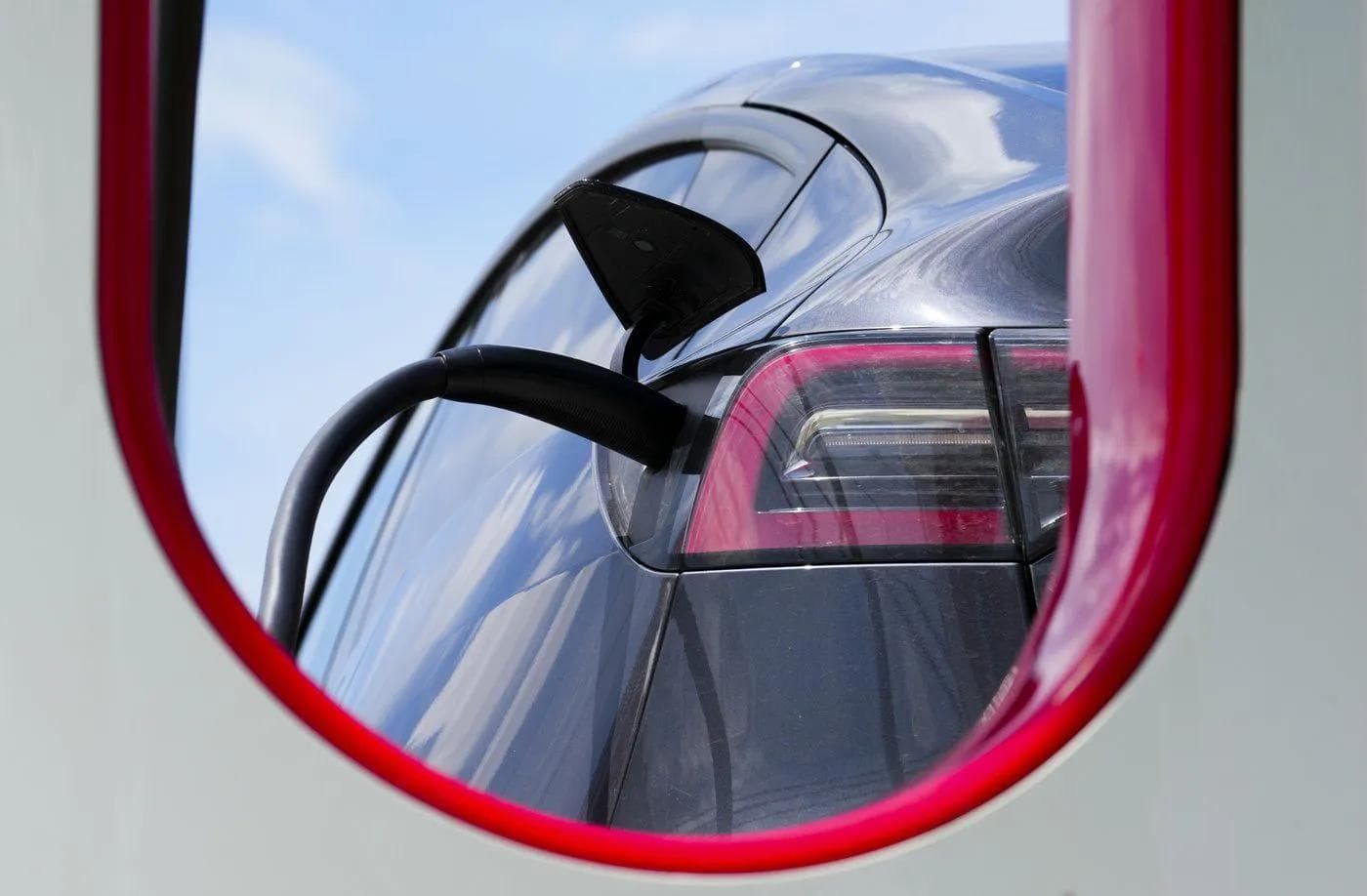 Japanese firm Asahi Kasei invests $1.6 billion in new EV battery parts plant in Port Colborne, Ont.